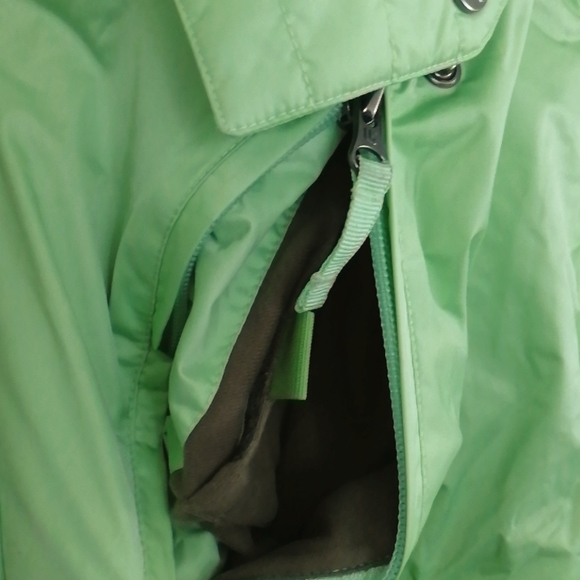 Like-new muted lime green Burton snowboarding jacket - Picture 2 of 13